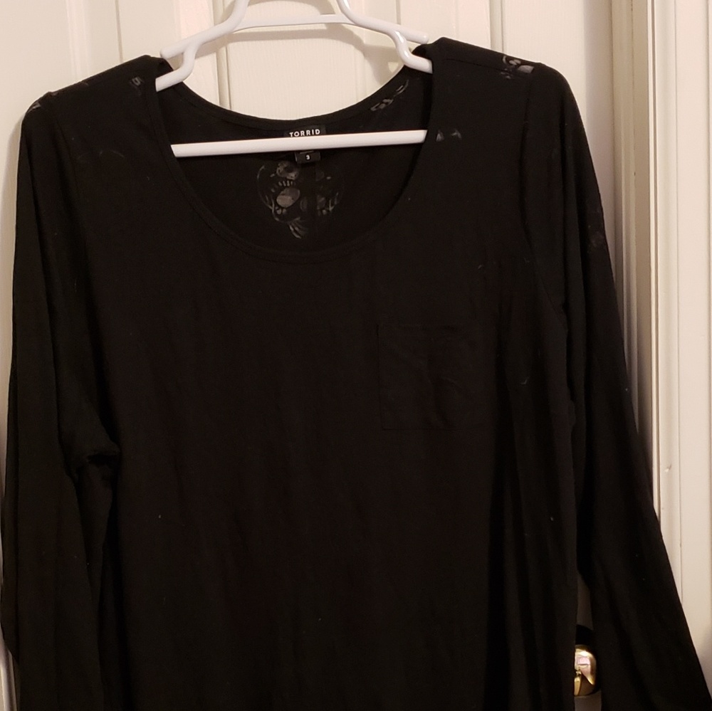 Torrid black long sleeve skull burnout t-shirt